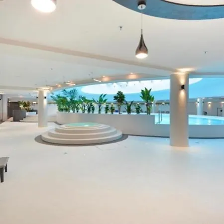 Hanza Tower 22 Pool &